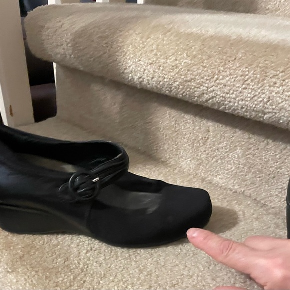 Black stretchy sleek shoe with 1”wedge heel - Picture 10 of 10